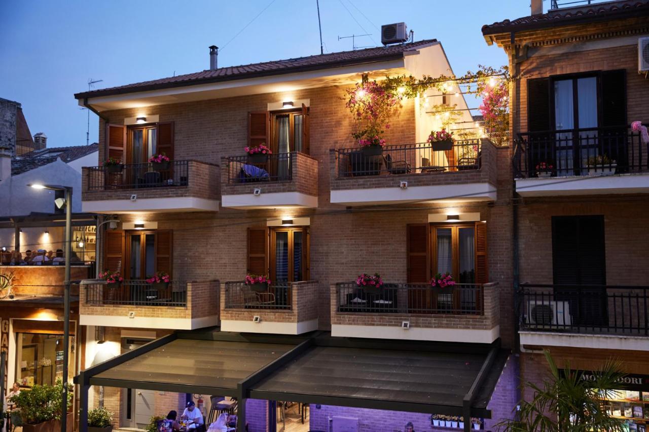 Hotel Battisti 56 Porto SantʼElpidio Exteriér fotografie